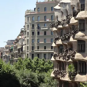 claris-apartments.topbarcelonahotels.com/
