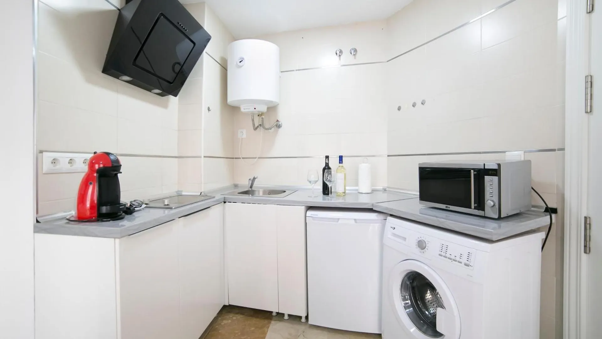 Apartamentos Salamanca Малага